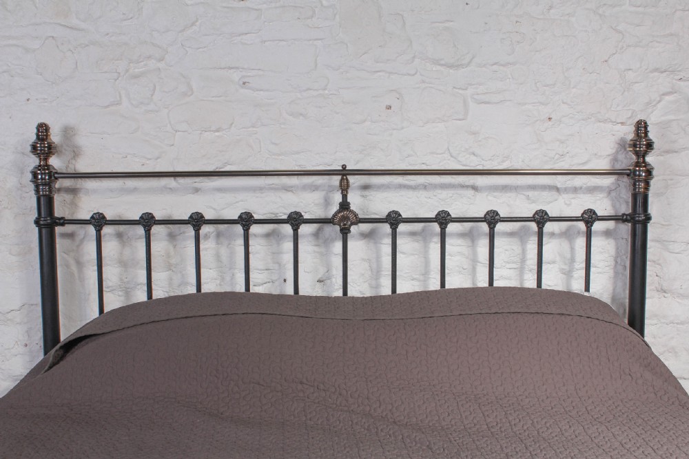 Fabulous super king size 6Ft Victorian brass and iron bed View IV