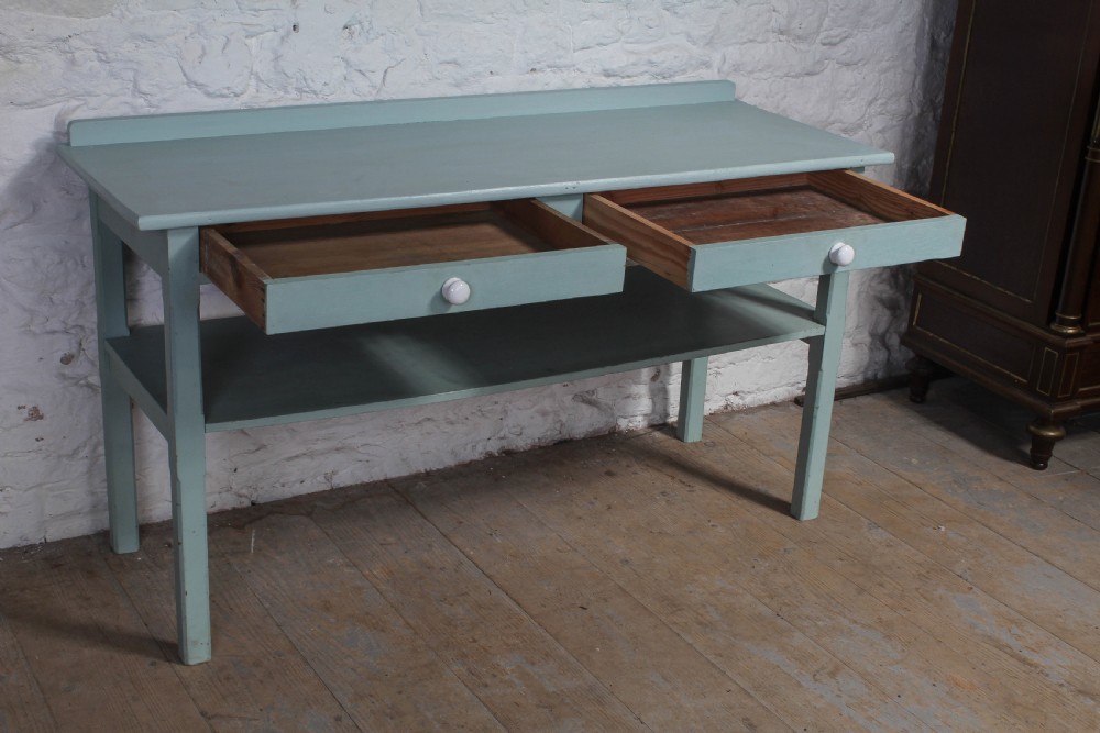 Very nice simple painted side table View II