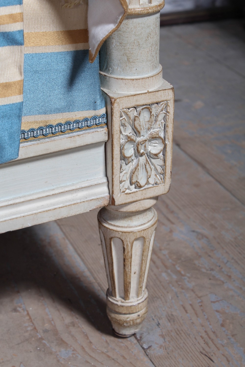 Pretty French single painted and upholstered day bed  View IV