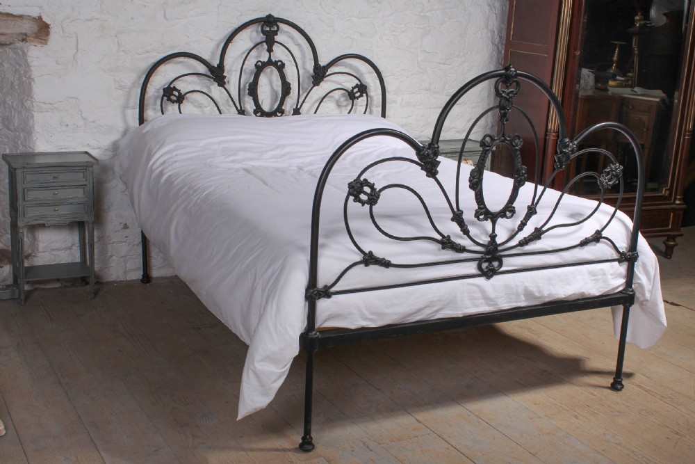 Pretty early Victorian three hoop double bed