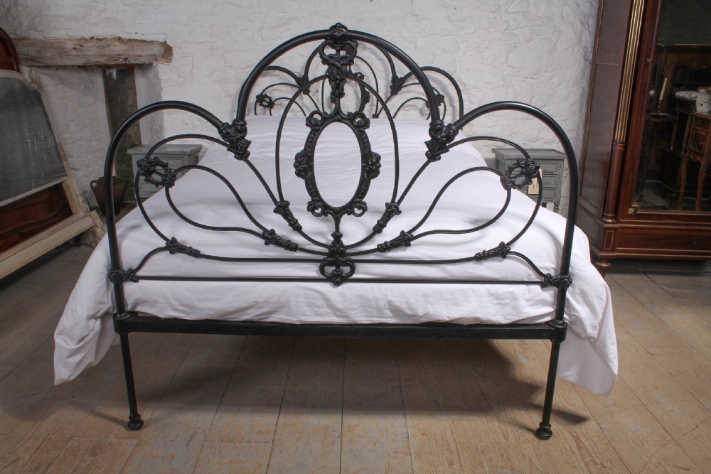 Pretty early Victorian three hoop double bed View II