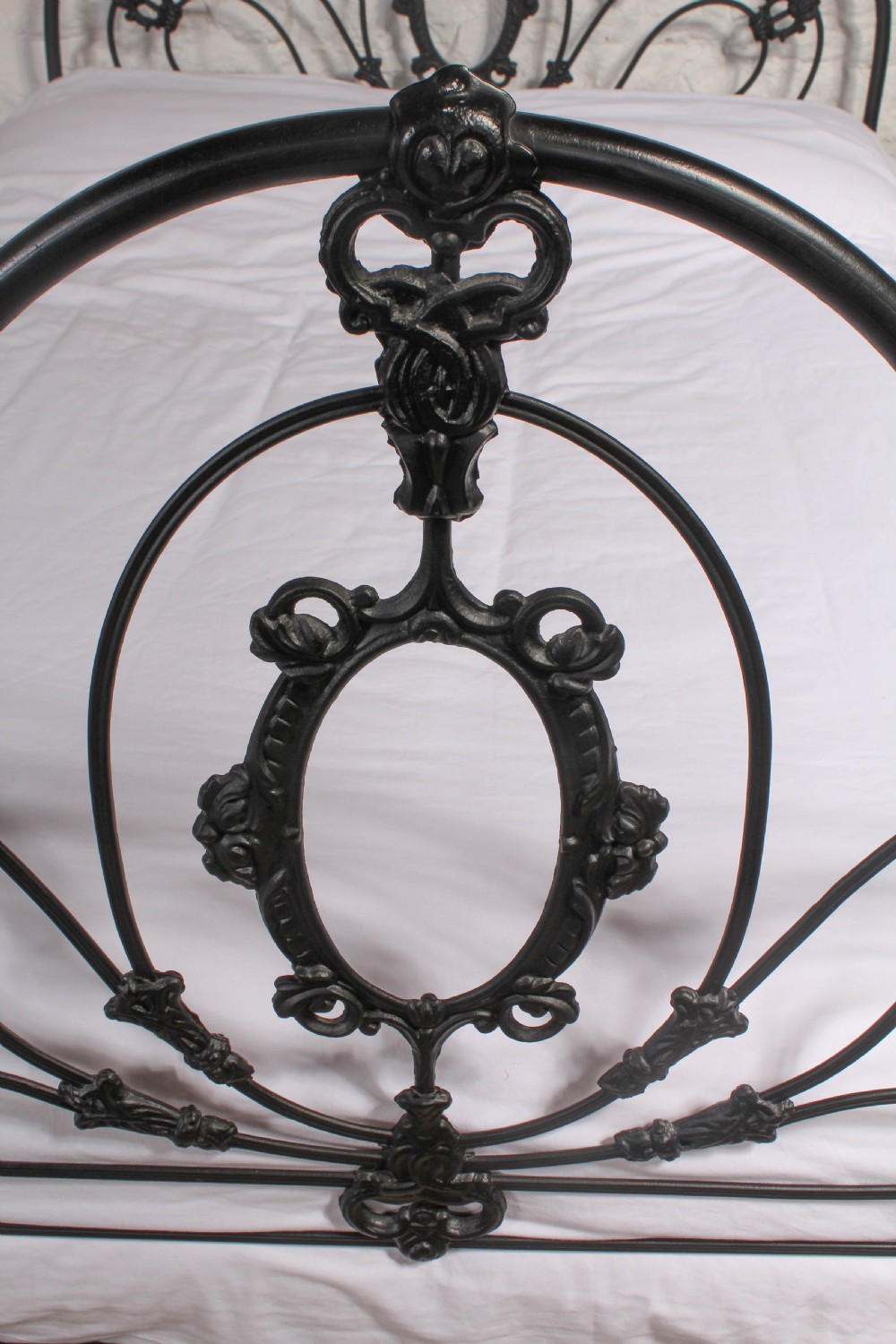 Pretty early Victorian three hoop double bed View V
