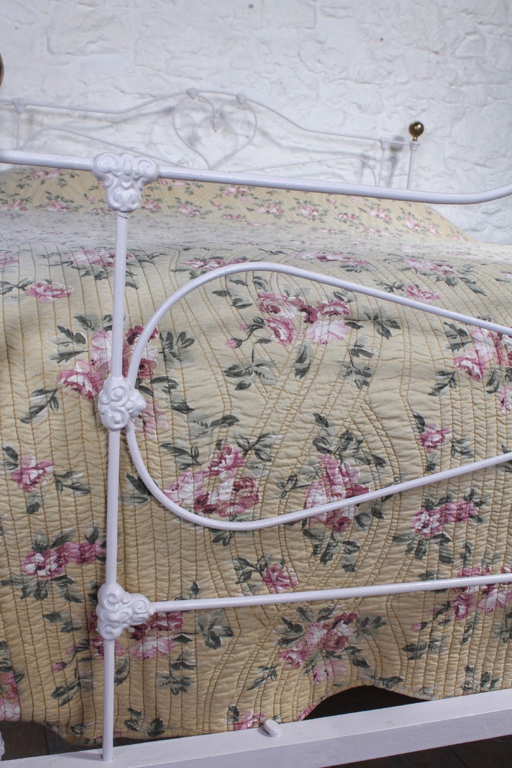 Very pretty early Victorian 5Ft king size bed with heart detail View IV