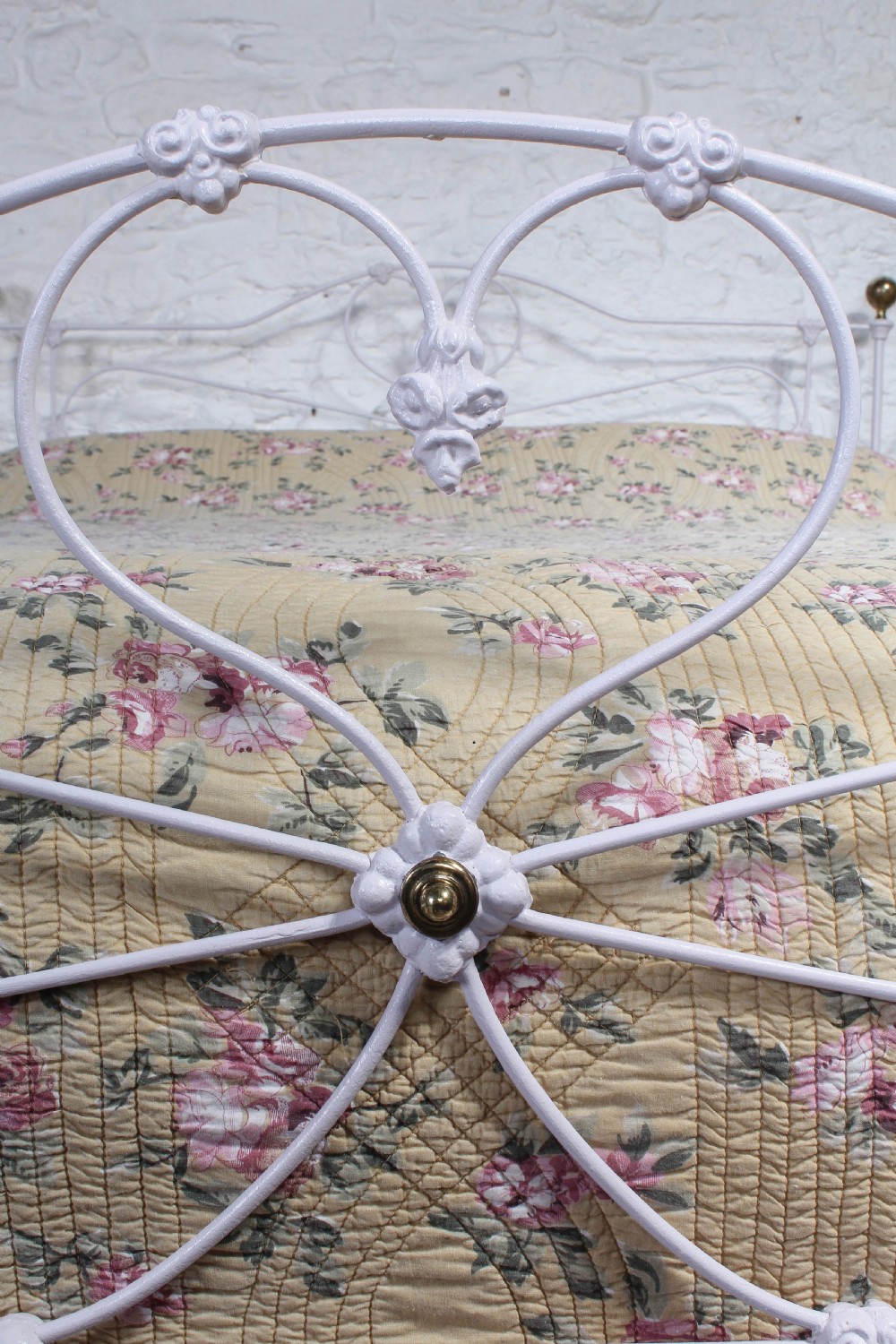 Very pretty early Victorian 5Ft king size bed with heart detail View VI