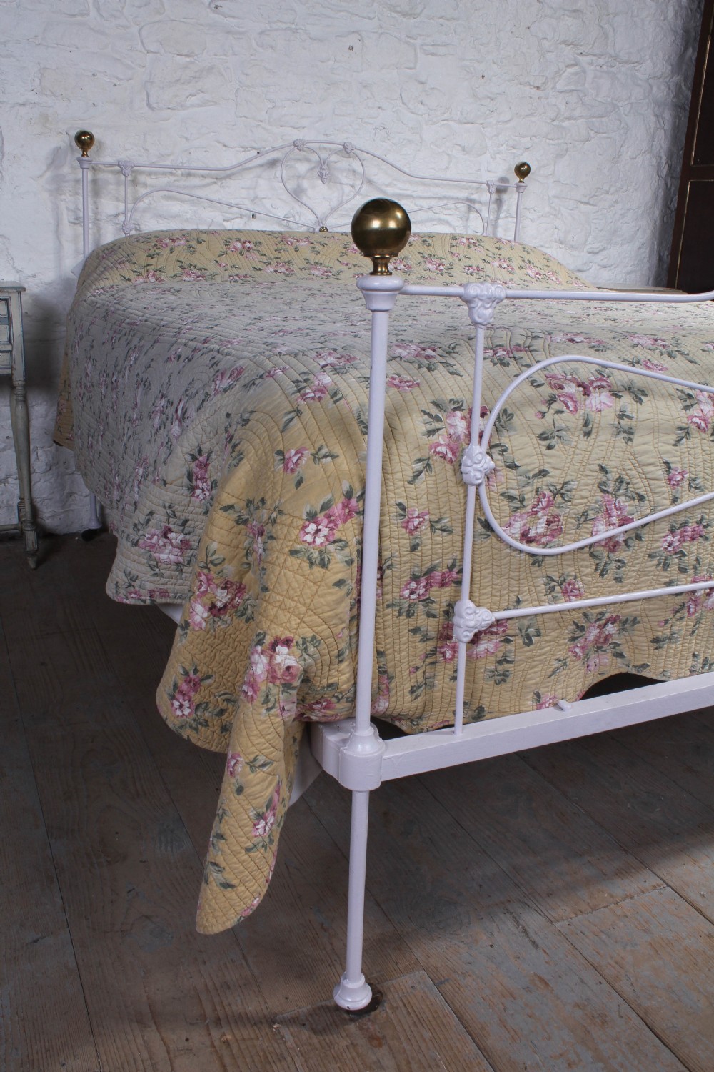 Very pretty early Victorian 5Ft king size bed with heart detail View VIII