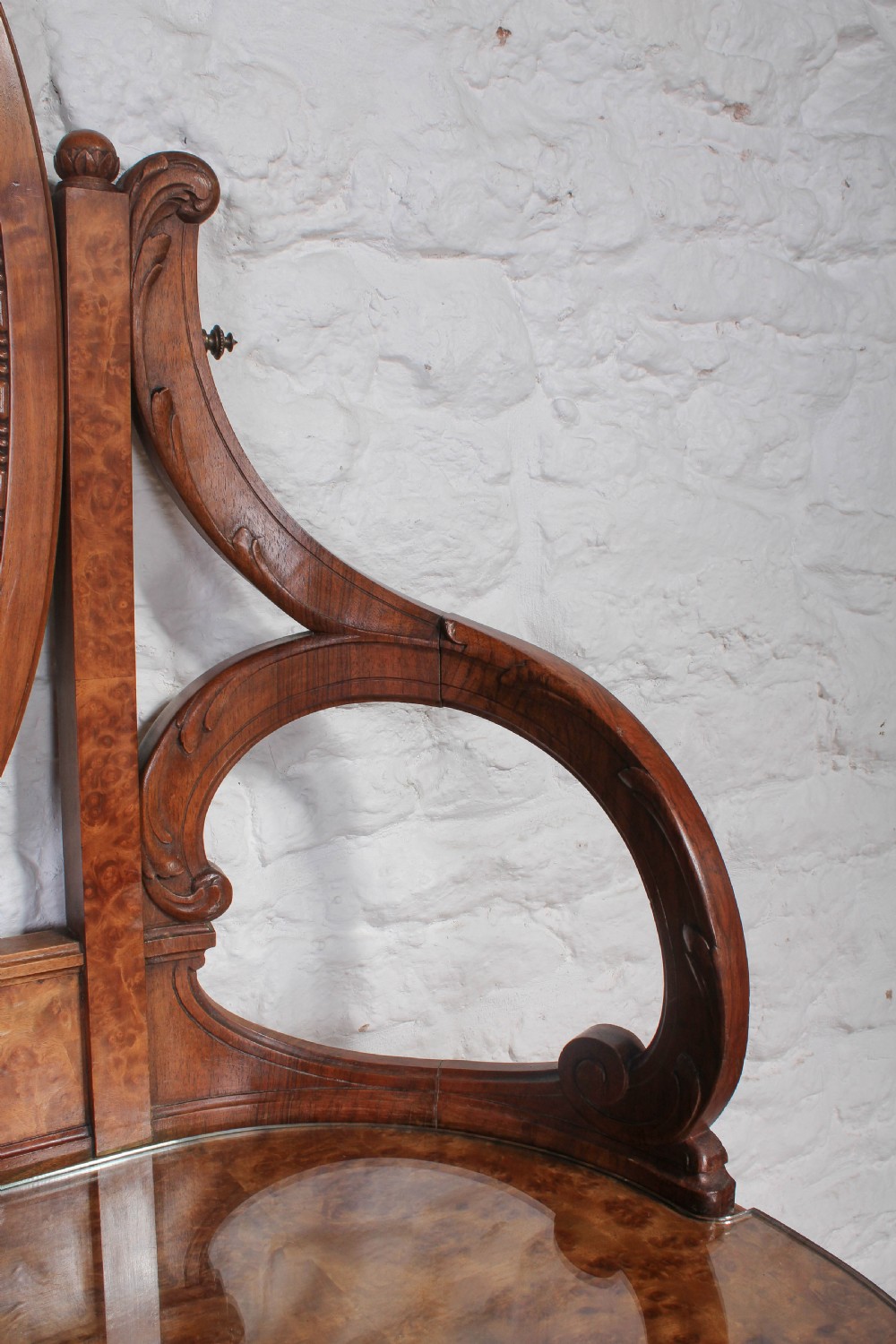 Elegant French burr walnut dressing table View V