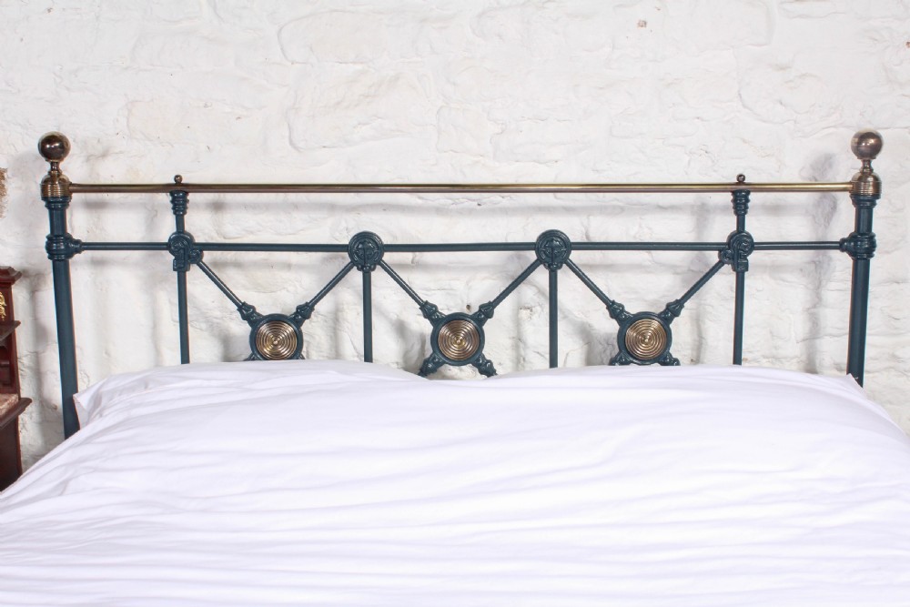Individual and handsome classic Victorian 5Ft king size bed View VIII
