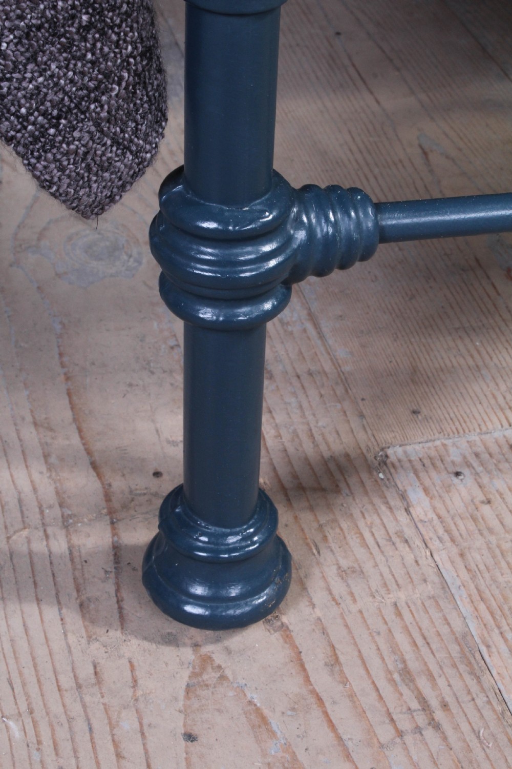 Individual and handsome classic Victorian 5Ft king size bed View X