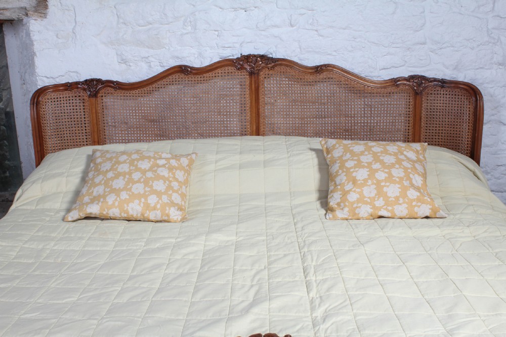 Super big  corbeille caned Bergere bed View III