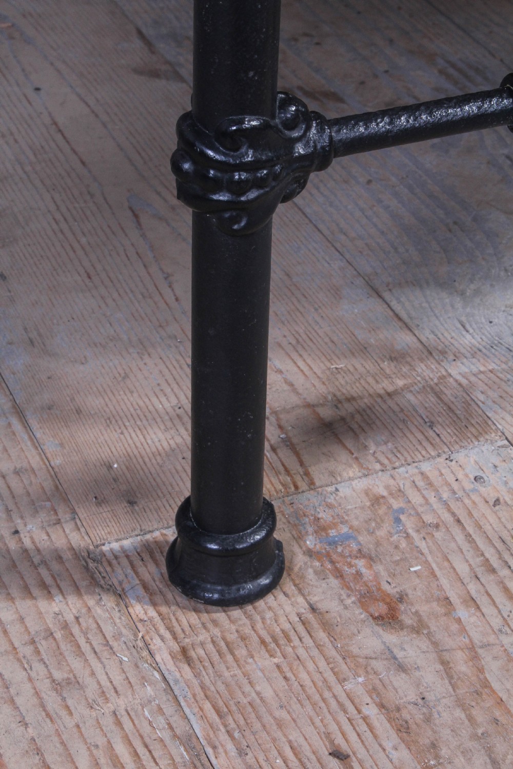 Black and aged brass 5Ft king size classic bed View VI