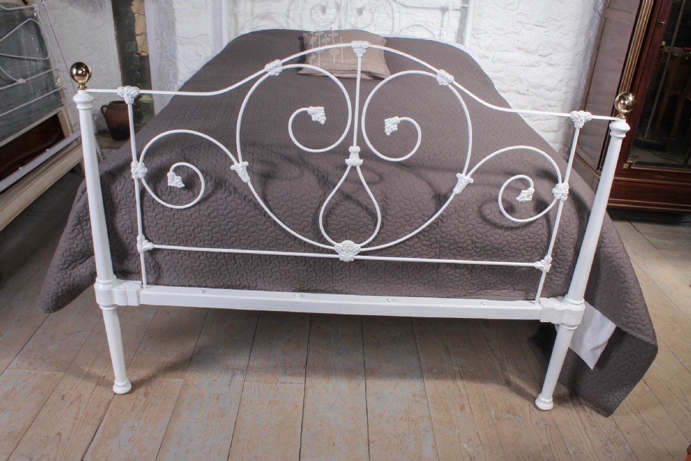 Lovely Victorian king size half tester by Winfield View II