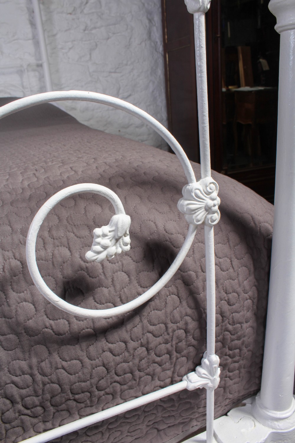 Lovely Victorian king size half tester by Winfield View X