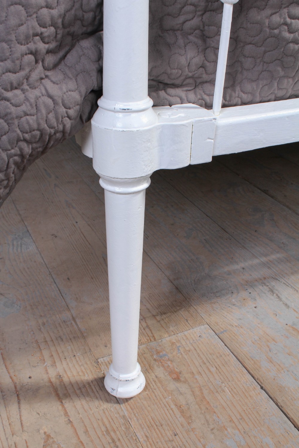 Lovely Victorian king size half tester by Winfield View XI
