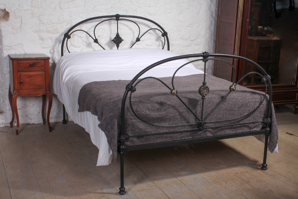 Attractive Victorian black  iron double bed