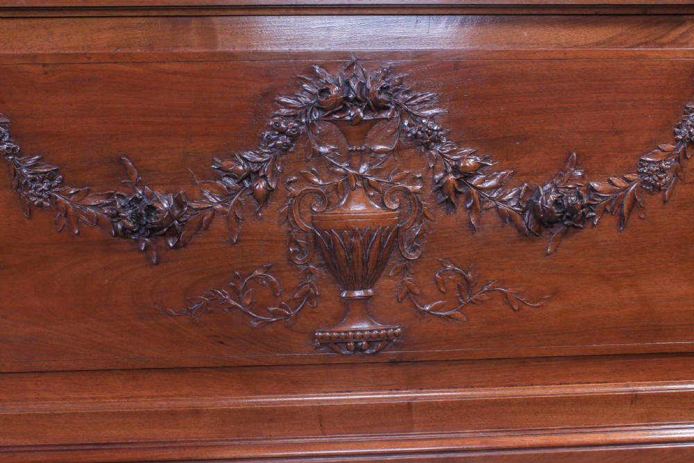 Beautiful carved solid cherry king size bed View VIII