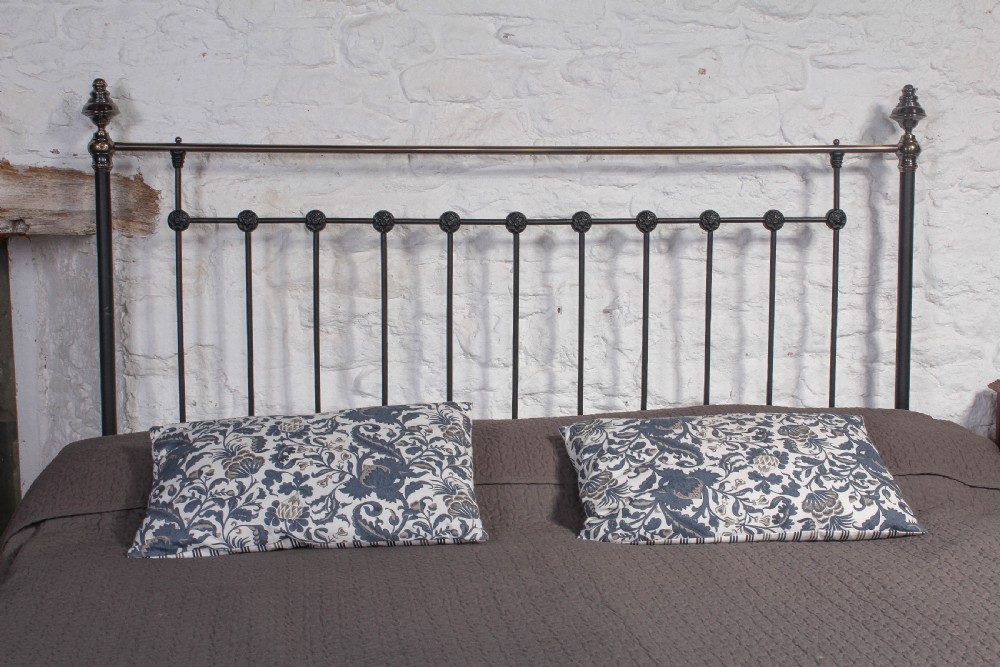 Super king size 6Ft classic Victorian brass and iron no end bed  View III