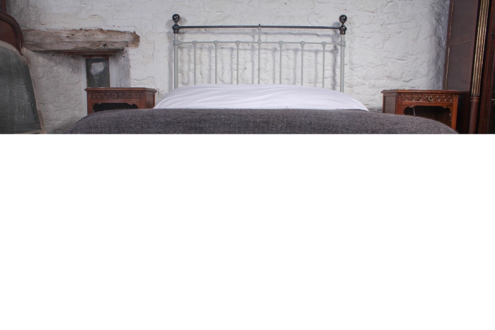 Classic Victorian brass and iron no end double bed View VI