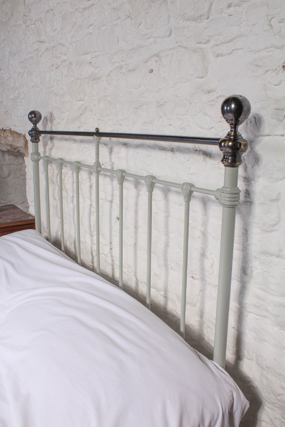 Classic Victorian brass and iron no end double bed View VIII