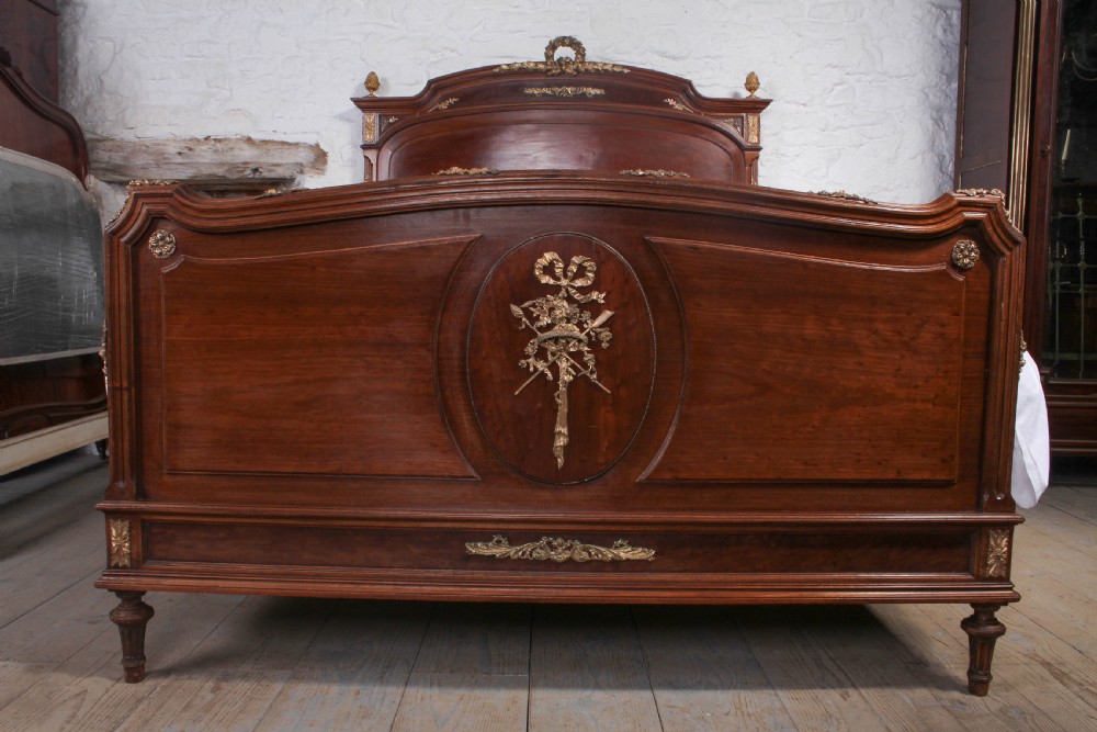 Kingsize French solid walnut with gilded bronze decoration bed View II