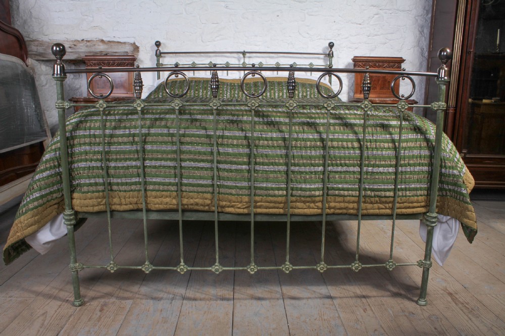 Gorgeous king size 5Ft Victorian brass and iron bed View II