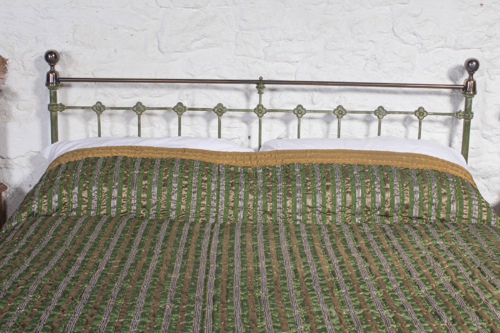 Gorgeous king size 5Ft Victorian brass and iron bed View III