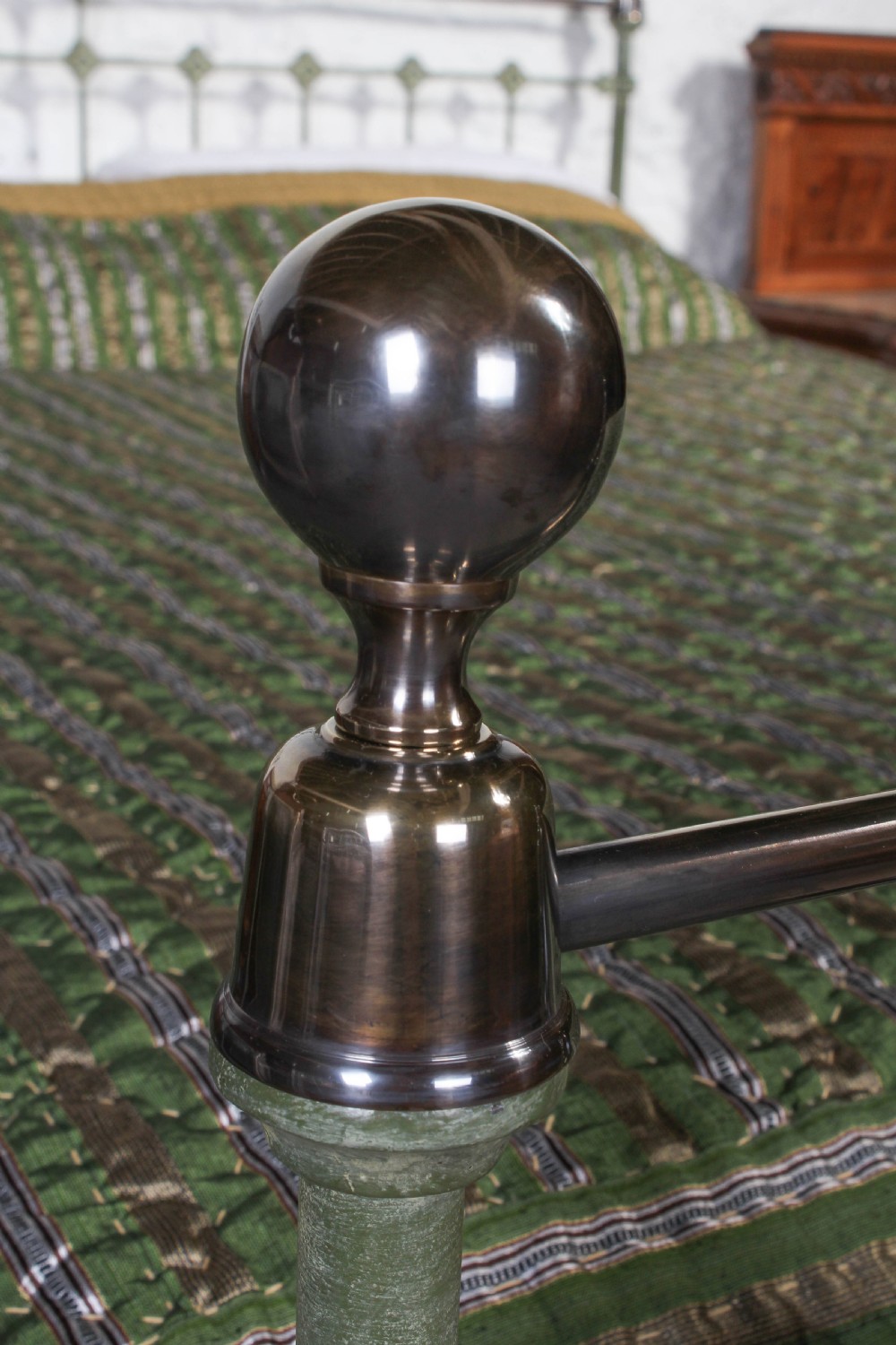 Gorgeous king size 5Ft Victorian brass and iron bed View VII