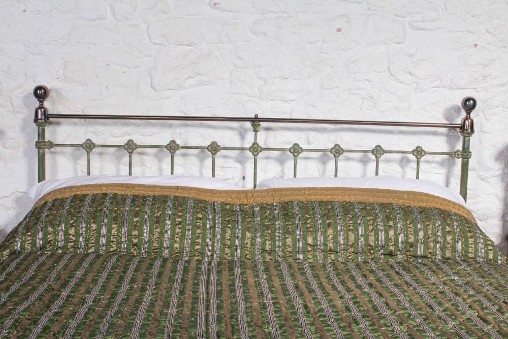 Gorgeous king size 5Ft Victorian brass and iron bed View IX