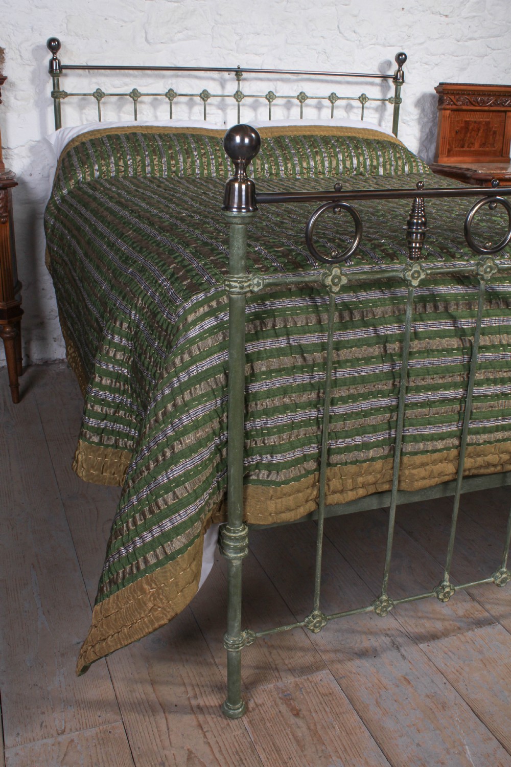 Gorgeous king size 5Ft Victorian brass and iron bed View XI