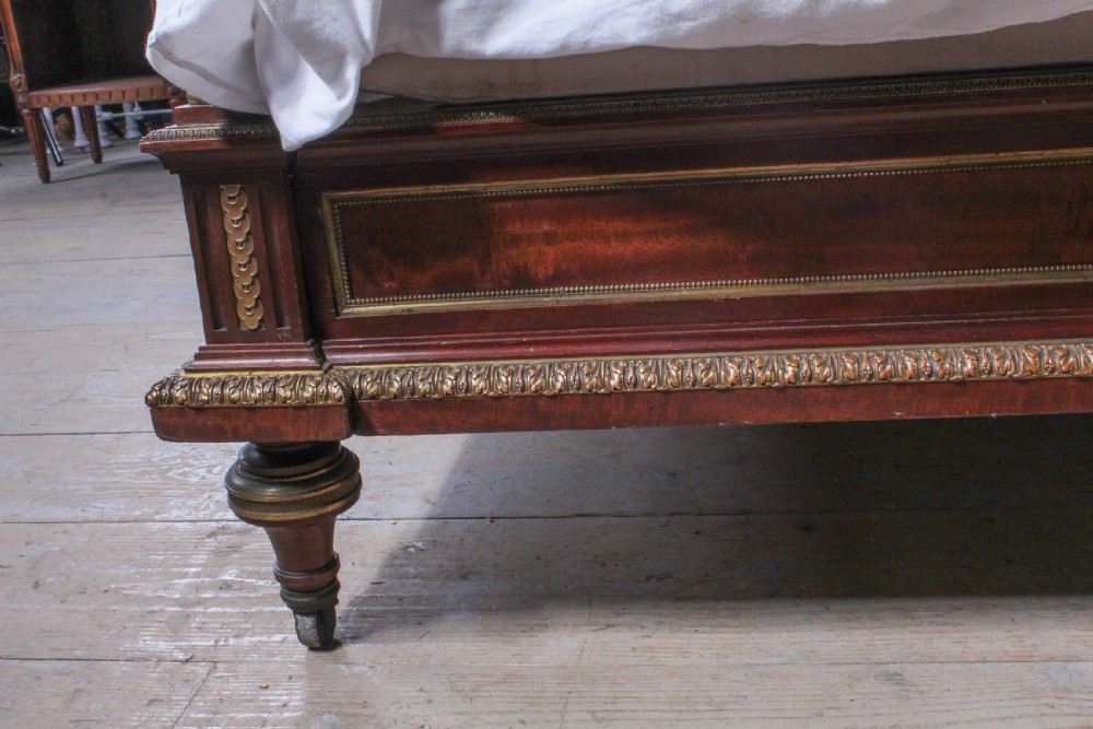 Spectacular Maison Krieger king size bed View XV