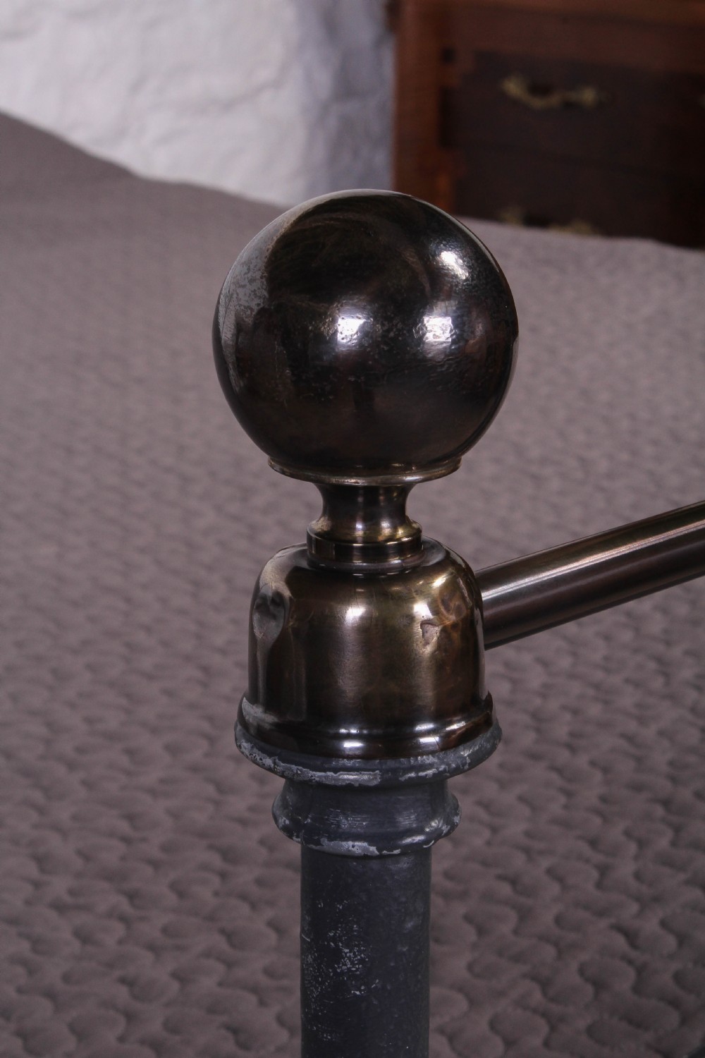 Classic Victorian brass and iron king size bed in grey tone View VIII