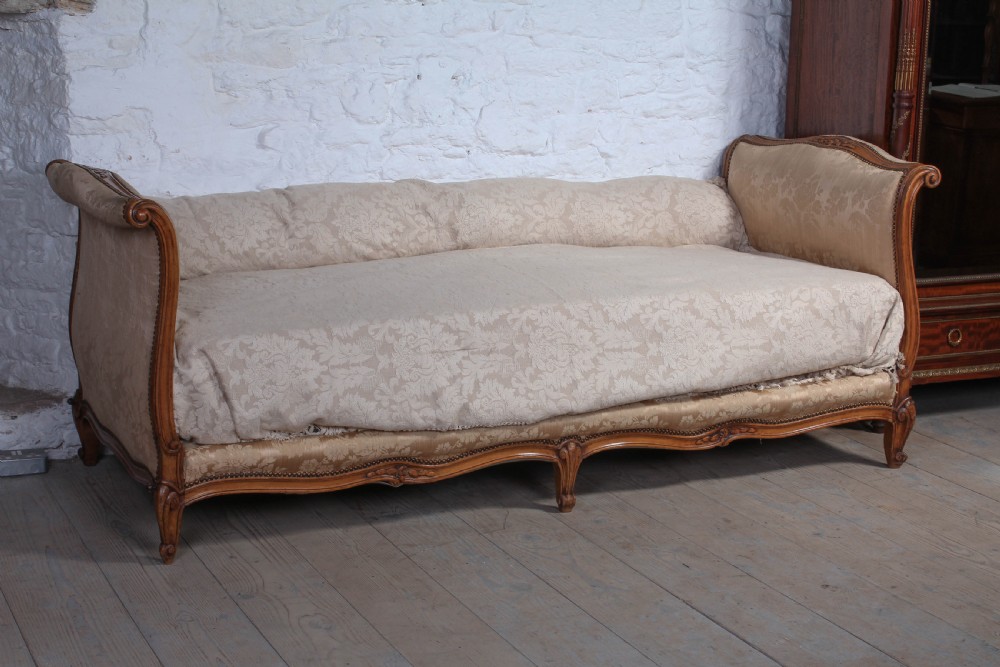 Pretty French lit bateau upholstered day bed