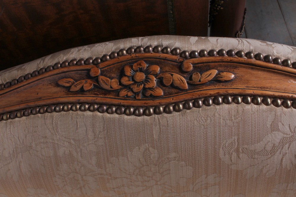 Pretty French lit bateau upholstered day bed View VII