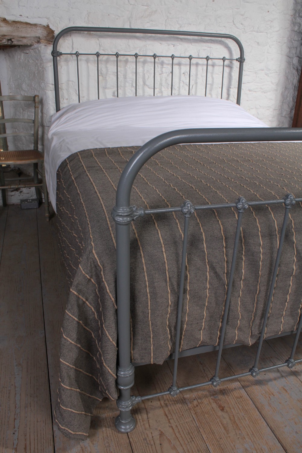 Simple French king size all iron bed  View II