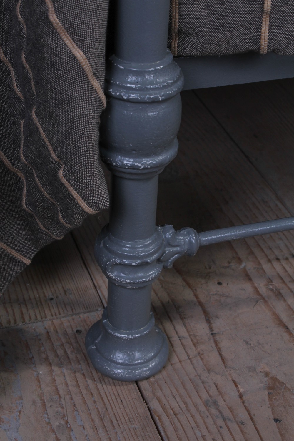 Simple French king size all iron bed  View V