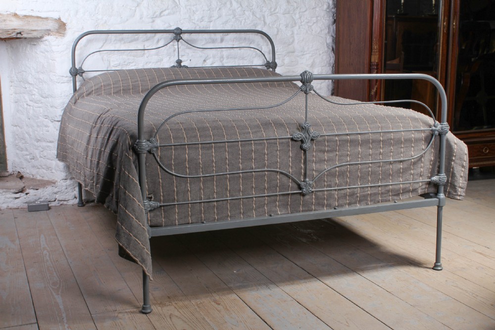 Attractive simple king size all iron bed