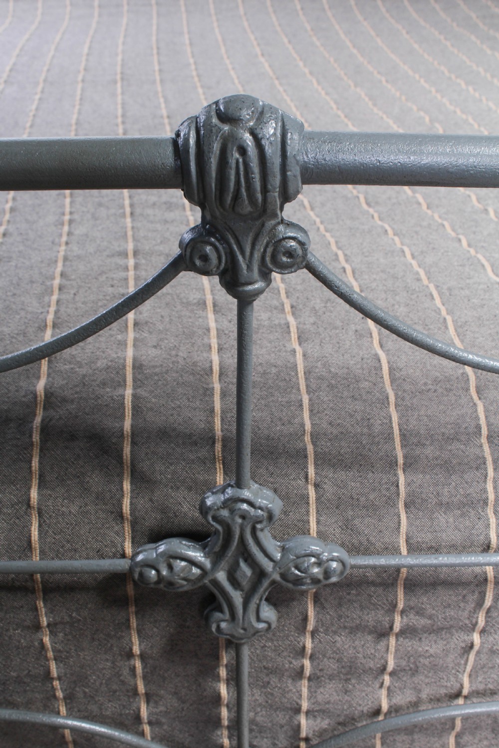 Attractive simple king size all iron bed View VII