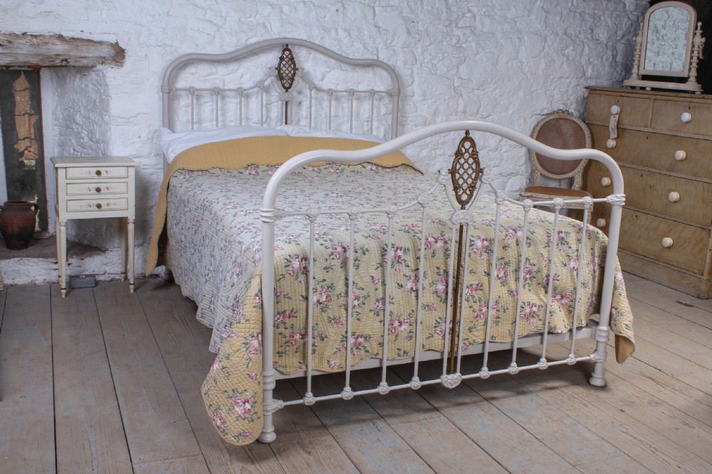 Pretty French  double brass and iron bed