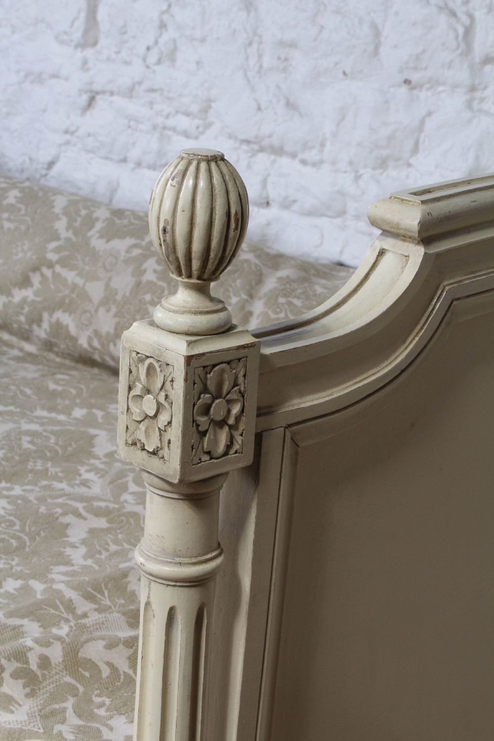 Pretty French Empire style painted day bed View VII