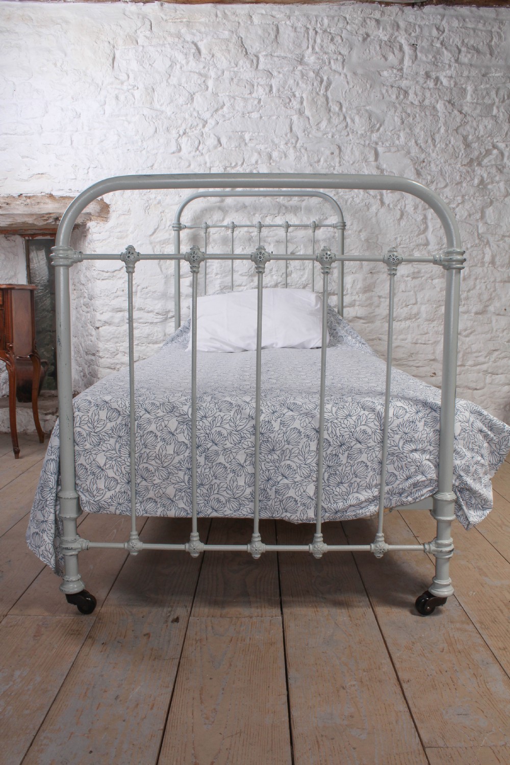 Single French all iron bed View II