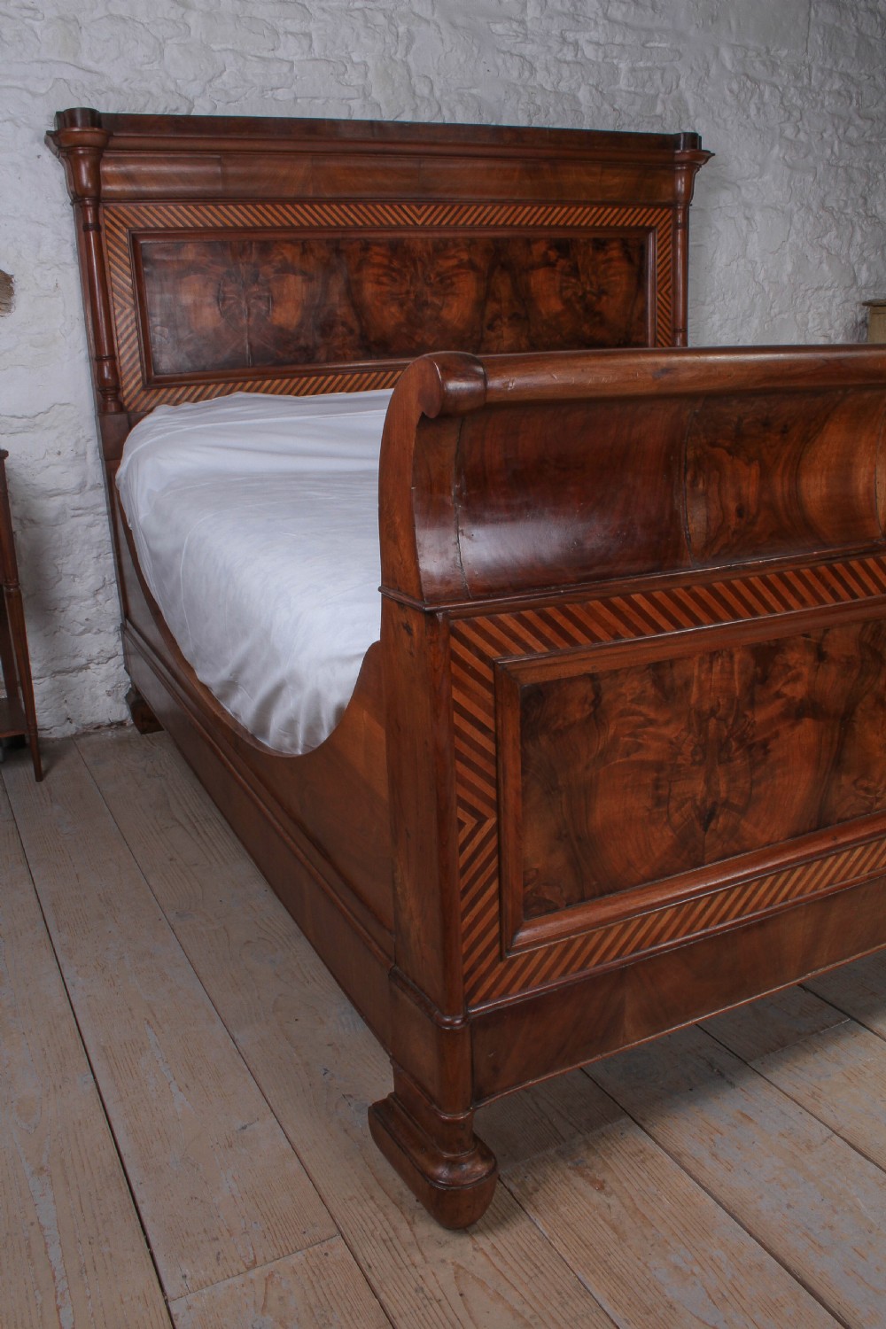 Spectacular super king size 6Ft talian sleigh  bed View VII