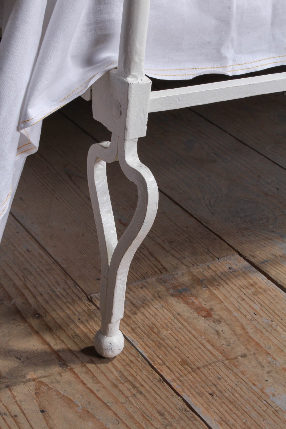Stylish  and  interesting forged iron king size bed View III