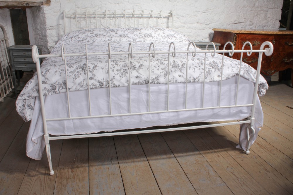 Stylish  and  interesting forged iron king size bed View IV