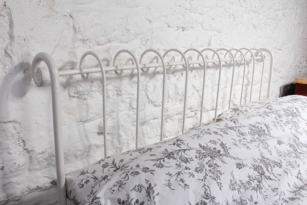 Stylish  and  interesting forged iron king size bed View VI