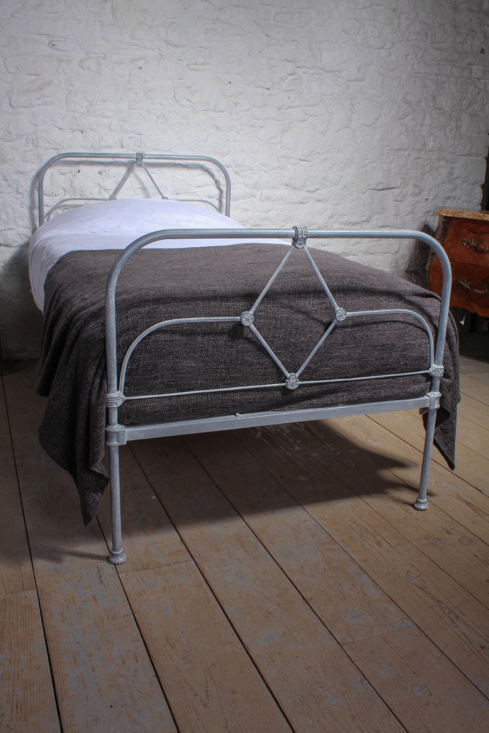Super single Irish all iron bed View VII