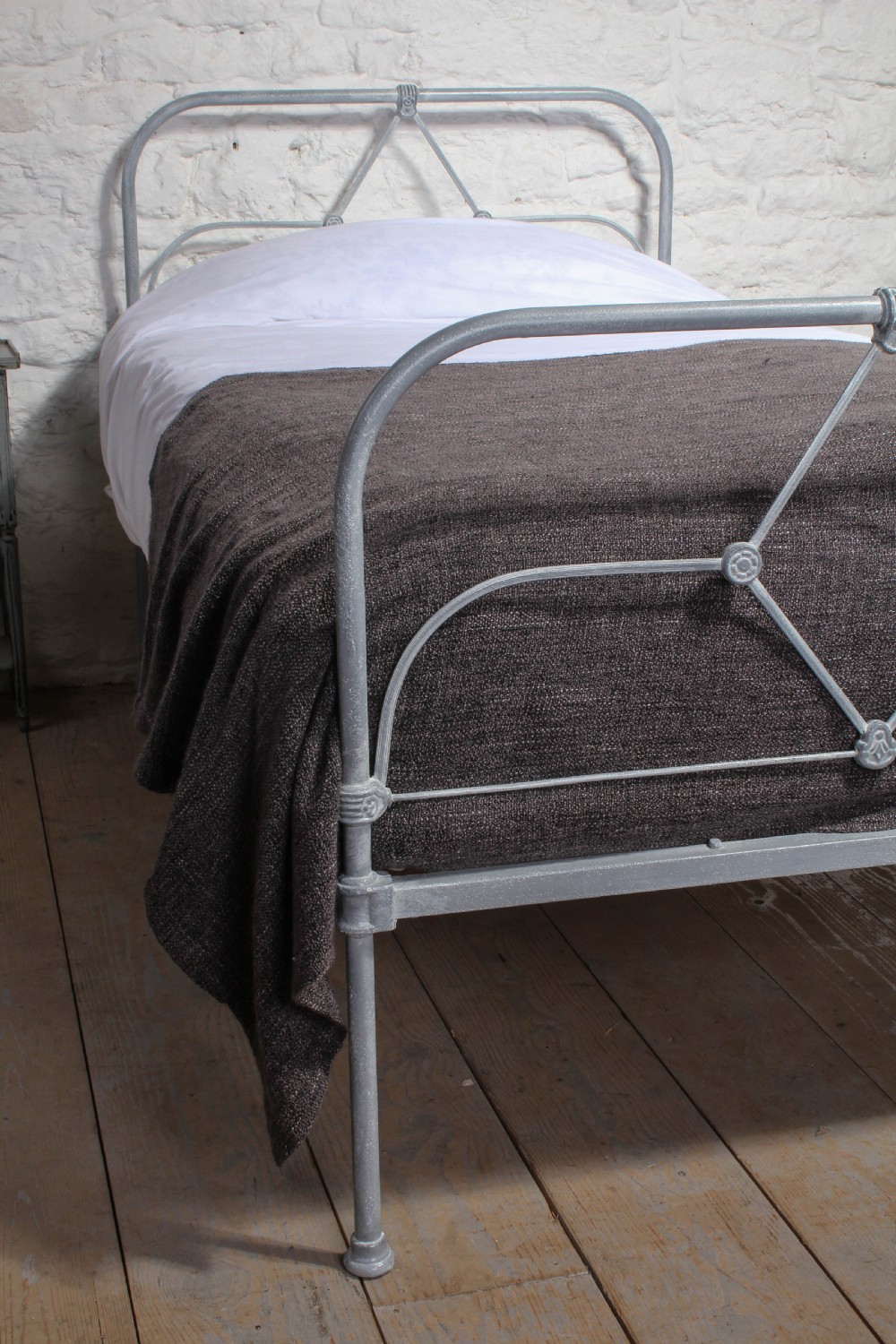 Super single Irish all iron bed View VIII