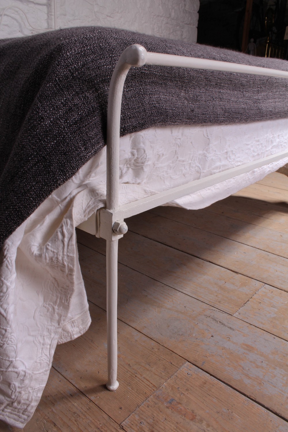 Pretty forged iron low end bed View V
