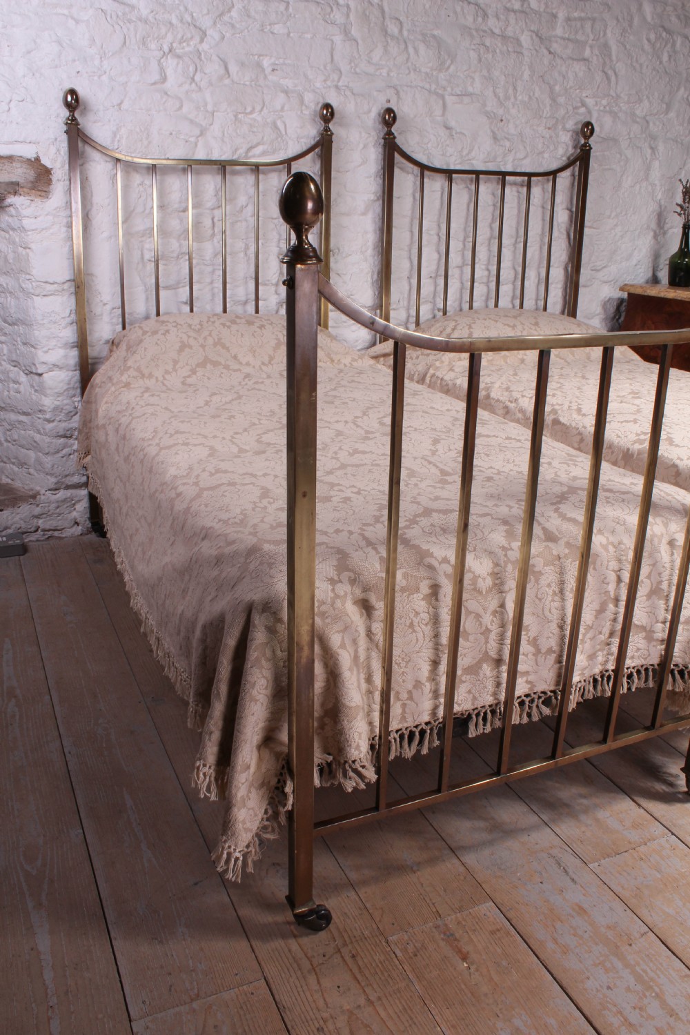 Pair of Heals Edwardian single brass beds  View VIII