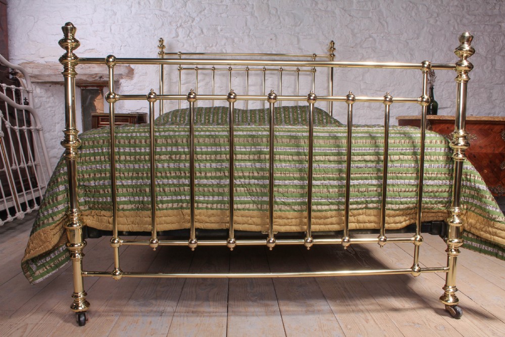 Fabulous quality Victorian king size all brass bed by Hoskins and Sewell, View III