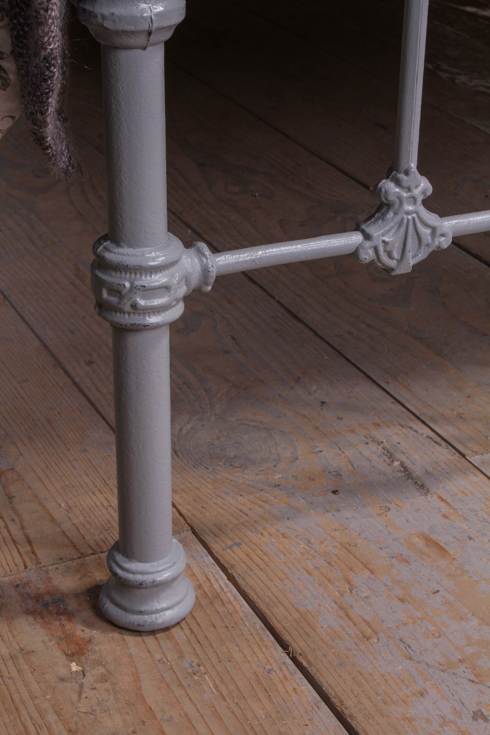King size Classic Victorian grey and brass bed View IV