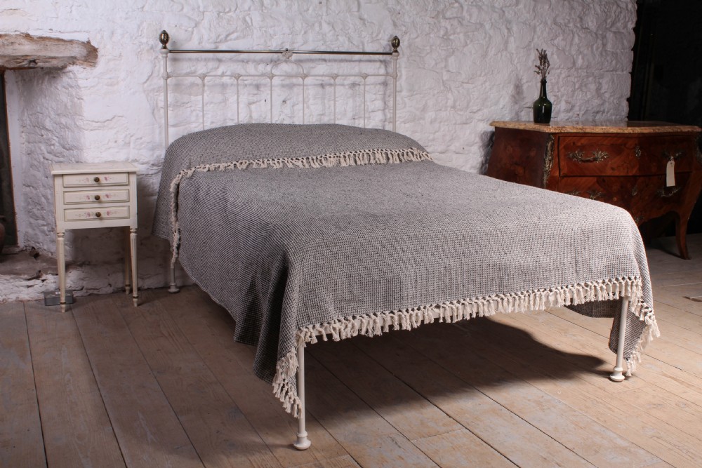 Individual classic Victorian no end double bed